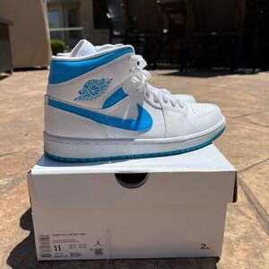 Jordan 1 Mid UNC